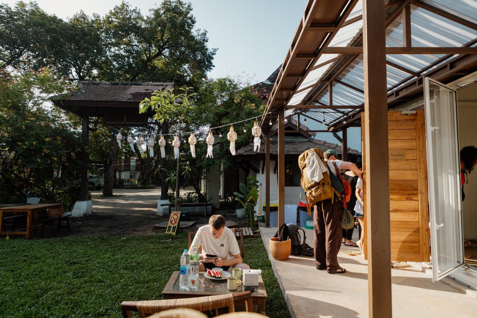 The Yard Hostel チエンマイ エクステリア 写真