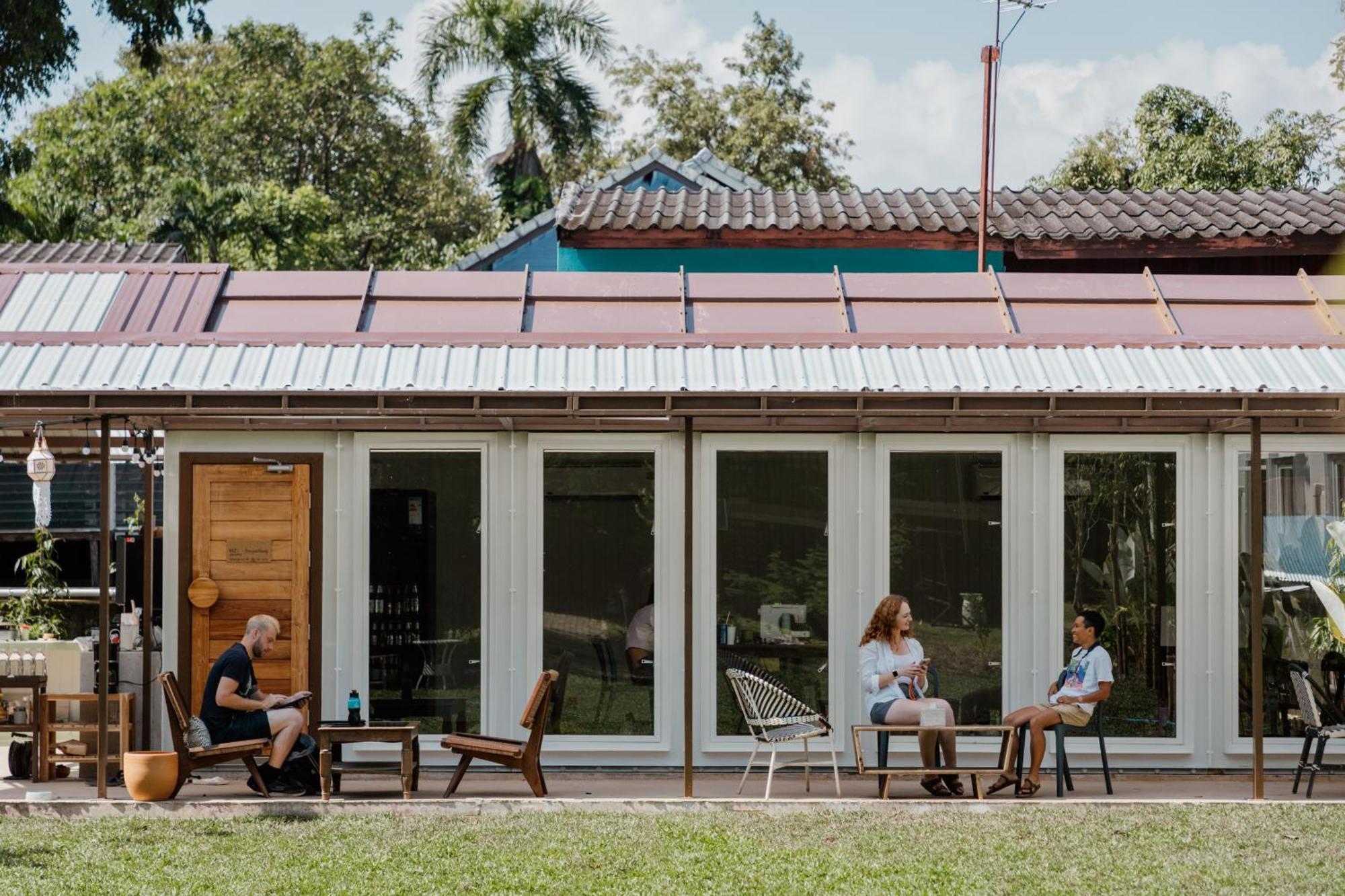 The Yard Hostel チエンマイ エクステリア 写真